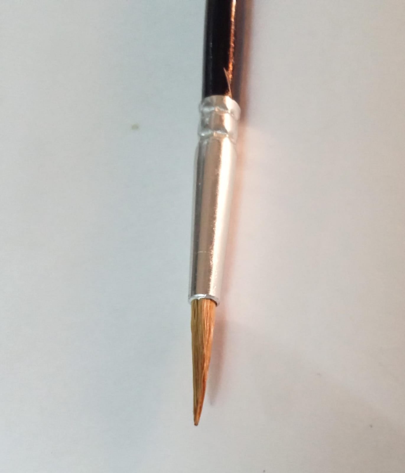 Pincel numero 4 mango de madera RODART